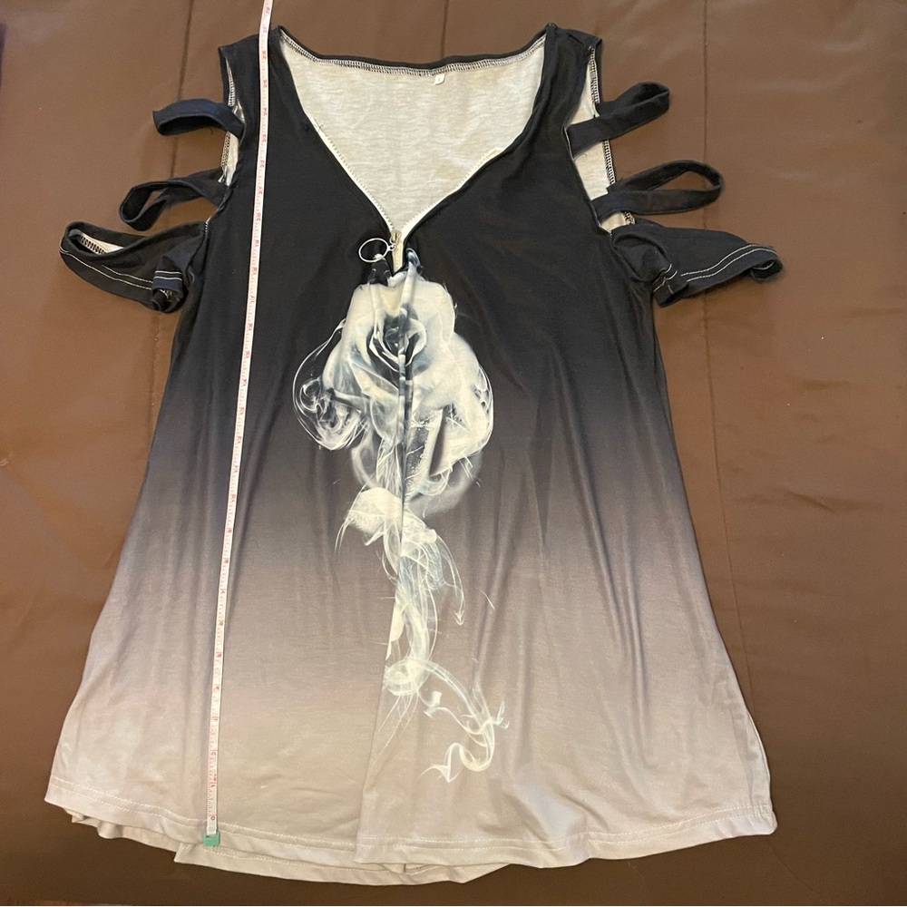 Tank/Short size L sleeve w/cutouts and Rose detail on front